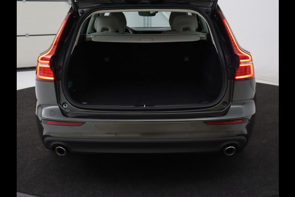 Volvo V60 2.0 T6 Twin Engine AWD Momentum Pro | SOH 88% | Stoelverwarming | Adaptive cruise | Carplay | Half leder | Navigatie | Full LED | Parkeerhulp | Climate control | Bluetooth | PHEV | Plug In