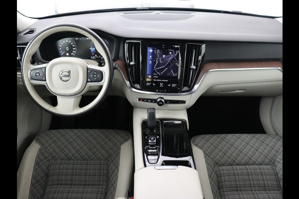 Volvo V60 2.0 T6 Twin Engine AWD Momentum Pro | SOH 88% | Stoelverwarming | Adaptive cruise | Carplay | Half leder | Navigatie | Full LED | Parkeerhulp | Climate control | Bluetooth | PHEV | Plug In