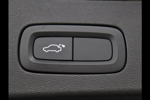 Volvo V60 2.0 T6 Twin Engine AWD Momentum Pro | SOH 88% | Stoelverwarming | Adaptive cruise | Carplay | Half leder | Navigatie | Full LED | Parkeerhulp | Climate control | Bluetooth | PHEV | Plug In