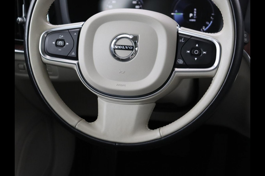 Volvo V60 2.0 T6 Twin Engine AWD Momentum Pro | SOH 88% | Stoelverwarming | Adaptive cruise | Carplay | Half leder | Navigatie | Full LED | Parkeerhulp | Climate control | Bluetooth | PHEV | Plug In