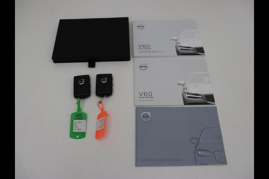Volvo V60 2.0 T6 Twin Engine AWD Momentum Pro | SOH 88% | Stoelverwarming | Adaptive cruise | Carplay | Half leder | Navigatie | Full LED | Parkeerhulp | Climate control | Bluetooth | PHEV | Plug In