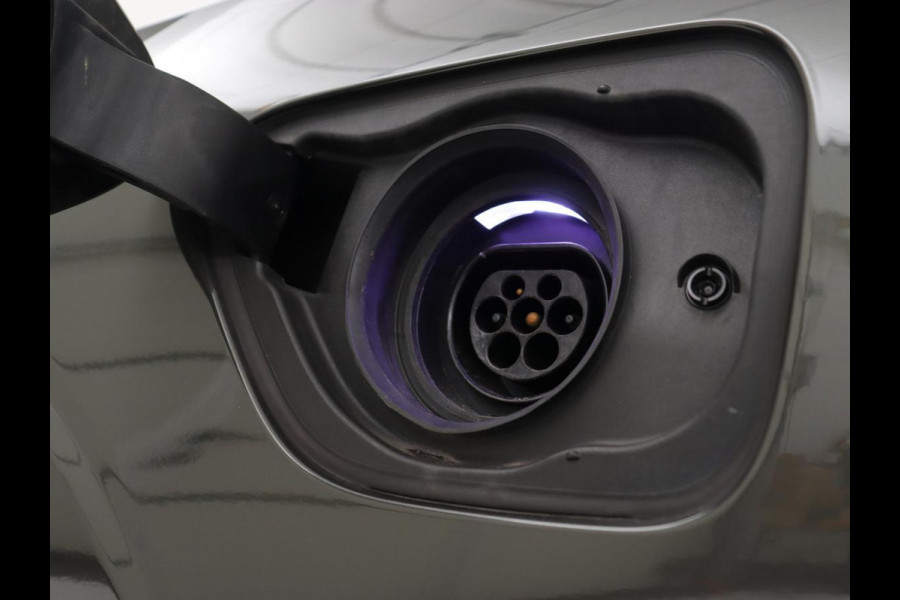 Volvo V60 2.0 T6 Twin Engine AWD Momentum Pro | SOH 88% | Stoelverwarming | Adaptive cruise | Carplay | Half leder | Navigatie | Full LED | Parkeerhulp | Climate control | Bluetooth | PHEV | Plug In