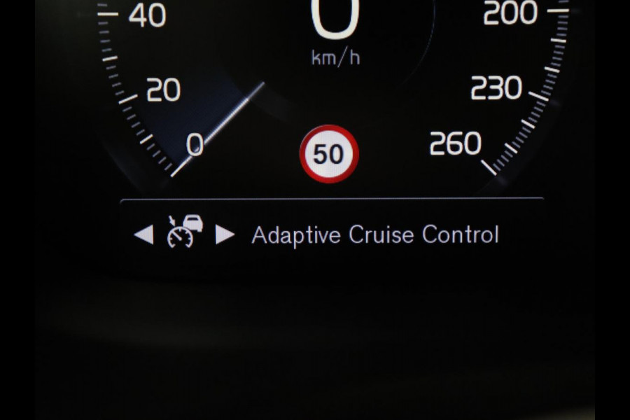 Volvo V60 2.0 T6 Twin Engine AWD Momentum Pro | SOH 88% | Stoelverwarming | Adaptive cruise | Carplay | Half leder | Navigatie | Full LED | Parkeerhulp | Climate control | Bluetooth | PHEV | Plug In