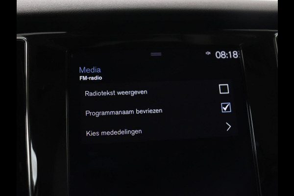 Volvo V60 2.0 T6 Twin Engine AWD Momentum Pro | SOH 88% | Stoelverwarming | Adaptive cruise | Carplay | Half leder | Navigatie | Full LED | Parkeerhulp | Climate control | Bluetooth | PHEV | Plug In