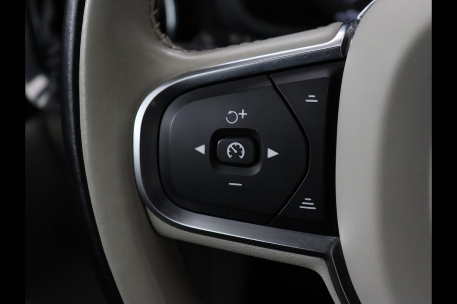 Volvo V60 2.0 T6 Twin Engine AWD Momentum Pro | SOH 88% | Stoelverwarming | Adaptive cruise | Carplay | Half leder | Navigatie | Full LED | Parkeerhulp | Climate control | Bluetooth | PHEV | Plug In