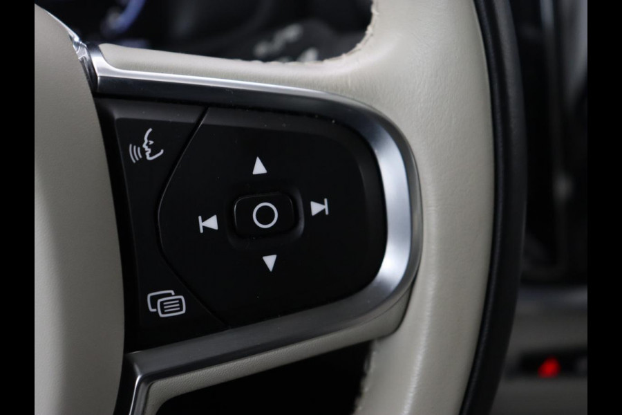 Volvo V60 2.0 T6 Twin Engine AWD Momentum Pro | SOH 88% | Stoelverwarming | Adaptive cruise | Carplay | Half leder | Navigatie | Full LED | Parkeerhulp | Climate control | Bluetooth | PHEV | Plug In