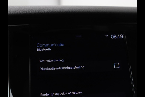 Volvo V60 2.0 T6 Twin Engine AWD Momentum Pro | SOH 88% | Stoelverwarming | Adaptive cruise | Carplay | Half leder | Navigatie | Full LED | Parkeerhulp | Climate control | Bluetooth | PHEV | Plug In