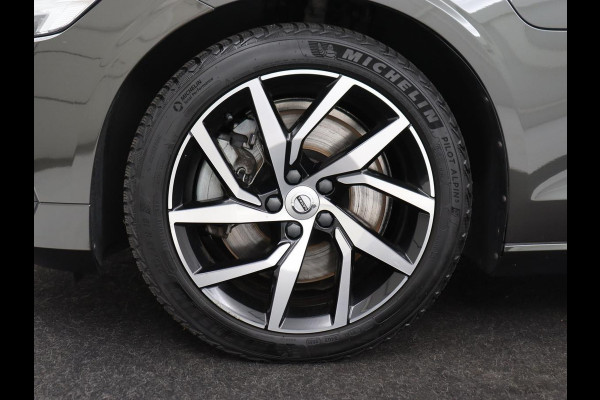 Volvo V60 2.0 T6 Twin Engine AWD Momentum Pro | SOH 88% | Stoelverwarming | Adaptive cruise | Carplay | Half leder | Navigatie | Full LED | Parkeerhulp | Climate control | Bluetooth | PHEV | Plug In