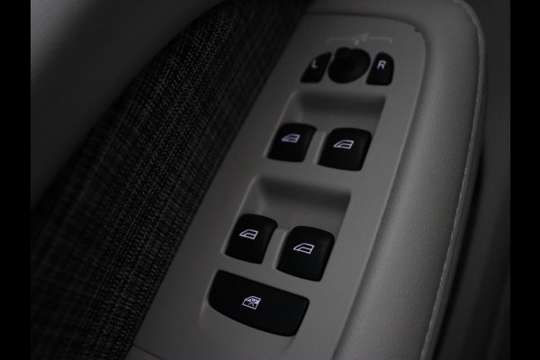 Volvo V60 2.0 T6 Twin Engine AWD Momentum Pro | SOH 88% | Stoelverwarming | Adaptive cruise | Carplay | Half leder | Navigatie | Full LED | Parkeerhulp | Climate control | Bluetooth | PHEV | Plug In