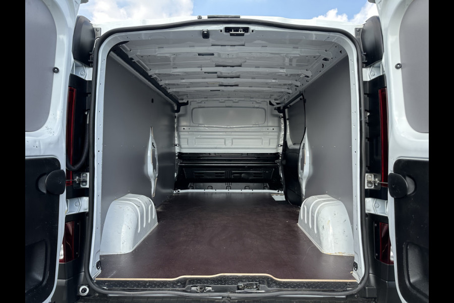 Renault Trafic 2.0 DCi 150 PK AUTOMAAT / L2H1 / TREKHAAK / **18.350 km** / AIRCO / CRUISE / CAMERA / 3-ZITS / LED / BLINDSPOT