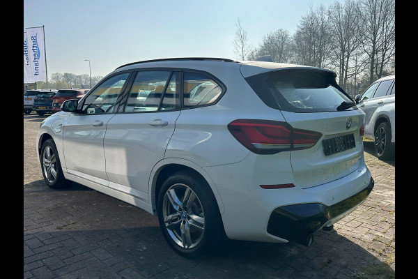 BMW X1 xDrive25e M Sport | M pakket | Afneembare Trekhaak | Sportstoelen |  Stoelverwarming | Elek. verstelbare stoel met geheugen | Elektrische achterklep | Driving Assistant Plus