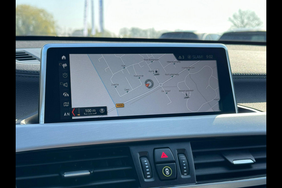BMW X1 xDrive25e M Sport | M pakket | Afneembare Trekhaak | Sportstoelen |  Stoelverwarming | Elek. verstelbare stoel met geheugen | Elektrische achterklep | Driving Assistant Plus