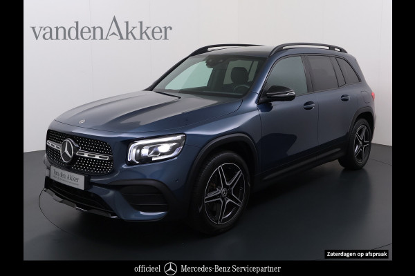 Mercedes-Benz Glb 200 AMG 7-zits // Camera // Sfeerverlichting // Augmented Reallity // Alarm // Nightpakket // 19" AMG // LED