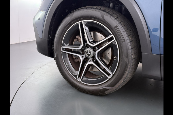 Mercedes-Benz Glb 200 AMG 7-zits // Camera // Sfeerverlichting // Augmented Reallity // Alarm // Nightpakket // 19" AMG // LED