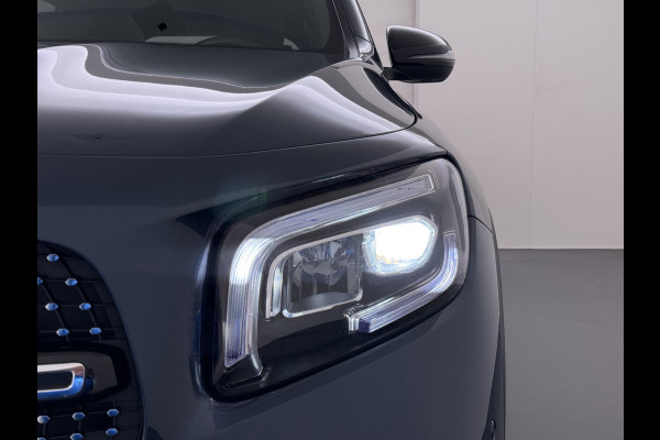 Mercedes-Benz Glb 200 AMG 7-zits // Camera // Sfeerverlichting // Augmented Reallity // Alarm // Nightpakket // 19" AMG // LED