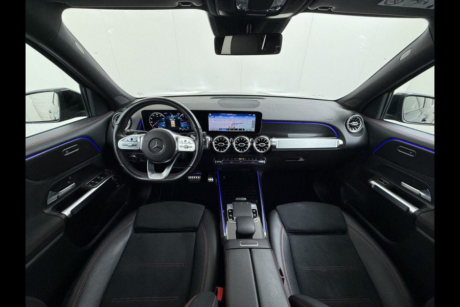 Mercedes-Benz Glb 200 AMG 7-zits // Camera // Sfeerverlichting // Augmented Reallity // Alarm // Nightpakket // 19" AMG // LED