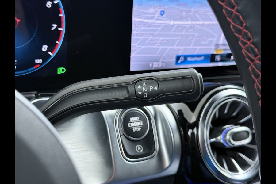 Mercedes-Benz Glb 200 AMG 7-zits // Camera // Sfeerverlichting // Augmented Reallity // Alarm // Nightpakket // 19" AMG // LED