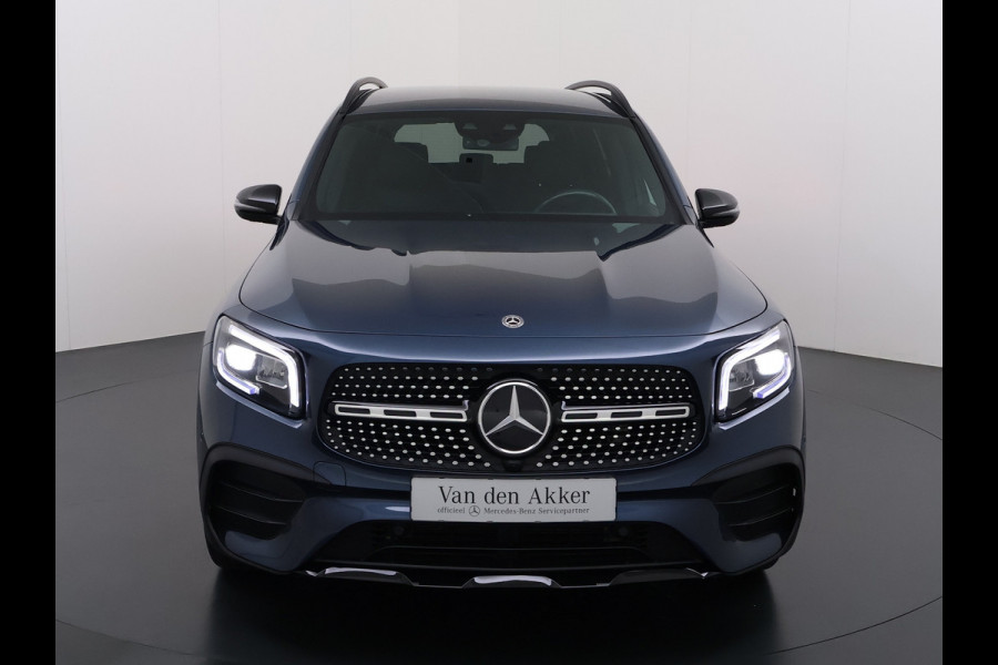 Mercedes-Benz Glb 200 AMG 7-zits // Camera // Sfeerverlichting // Augmented Reallity // Alarm // Nightpakket // 19" AMG // LED