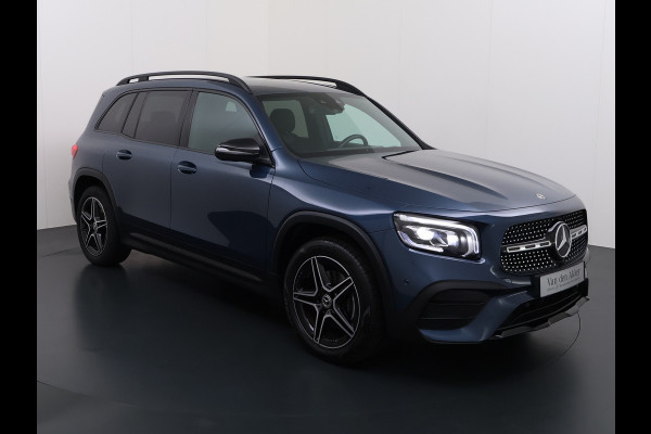 Mercedes-Benz Glb 200 AMG 7-zits // Camera // Sfeerverlichting // Augmented Reallity // Alarm // Nightpakket // 19" AMG // LED