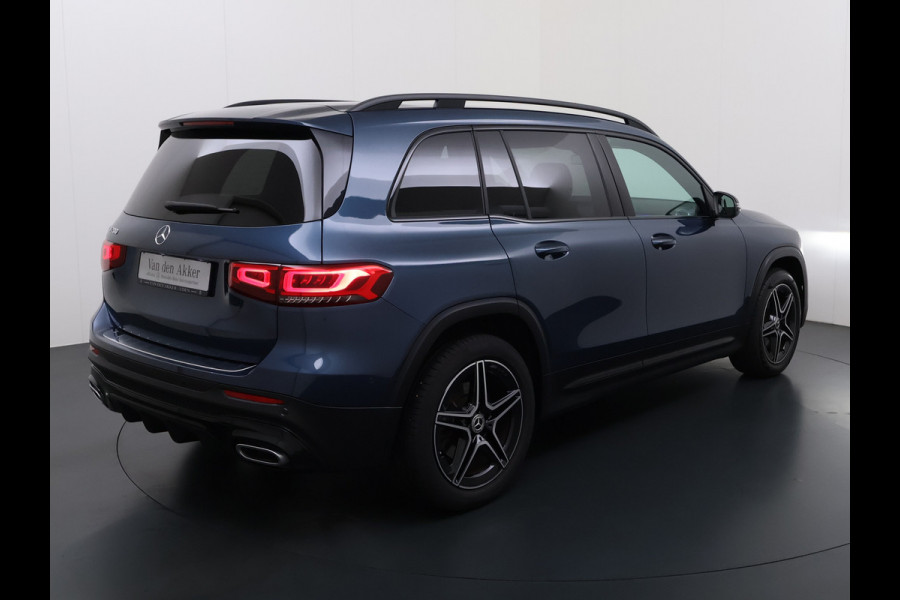 Mercedes-Benz Glb 200 AMG 7-zits // Camera // Sfeerverlichting // Augmented Reallity // Alarm // Nightpakket // 19" AMG // LED