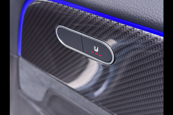 Mercedes-Benz Glb 200 AMG 7-zits // Camera // Sfeerverlichting // Augmented Reallity // Alarm // Nightpakket // 19" AMG // LED