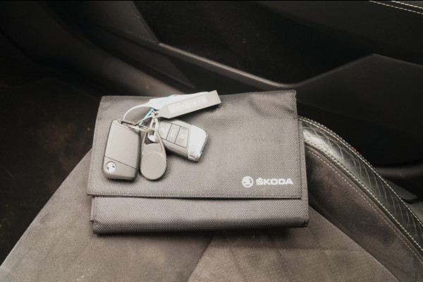 Škoda Kodiaq 1.5 TSI 150pk Sportline Business 7-persoons -PANO-