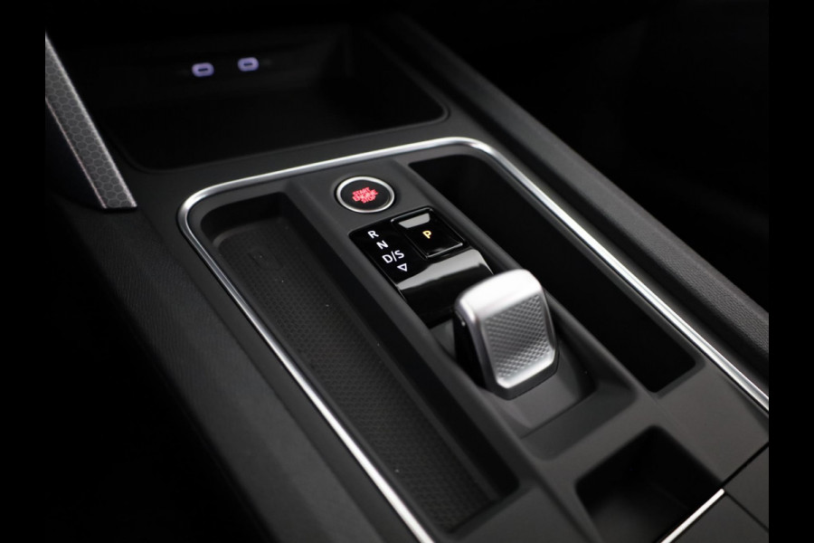 Seat Leon Sportstourer 1.5 TSI e-Hybrid Style Business Intense | Carplay (draadloos) | Navigatie | Adaptieve Cruise | Sensoren V+A + Achteruitrijcamera | Grootlicht Assistent