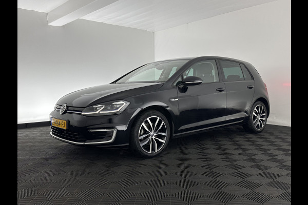Volkswagen e-Golf (INCL-BTW) *HEATPUMP | LEATHER | ADAPTIVE-CRUISE | FULL-LED | DYNAUDIO | BLINDSPOT | DIGI-COCKPIT | NAVI-FULLMAP | CAMERA | KEYLESS | ECC | CCS-FASTLOADER | PDC | 17''ALU*