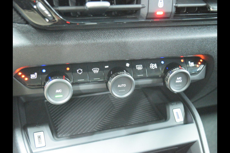 Citroën C4 1.2 Hybrid 145pk Collection CAMERA MET SENSOREN | NAVI & CARPLAY | E.C.C. | STOELVERWARMING | UIT VOORRAAD LEVERBAAR