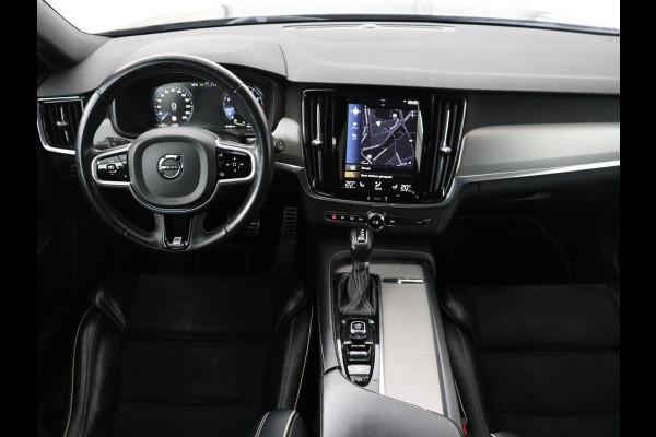 Volvo V90 2.0 T4 R-Design | Trekhaak | Leder/Alcantara | Stoelverwarming | Adaptive cruise | Camera | Carplay | Keyless | Side Assist | Navigatie | Climate control | Sportstoelen | Getint glas