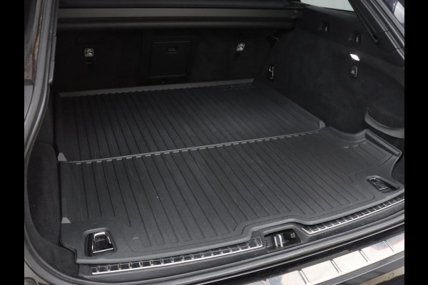 Volvo V90 2.0 T4 R-Design | Trekhaak | Leder/Alcantara | Stoelverwarming | Adaptive cruise | Camera | Carplay | Keyless | Side Assist | Navigatie | Climate control | Sportstoelen | Getint glas