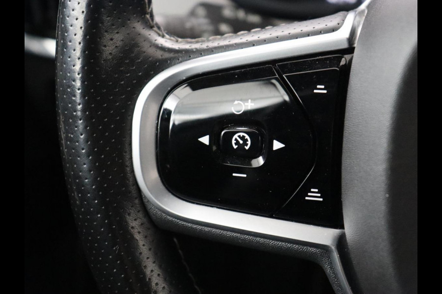 Volvo V90 2.0 T4 R-Design | Trekhaak | Leder/Alcantara | Stoelverwarming | Adaptive cruise | Camera | Carplay | Keyless | Side Assist | Navigatie | Climate control | Sportstoelen | Getint glas