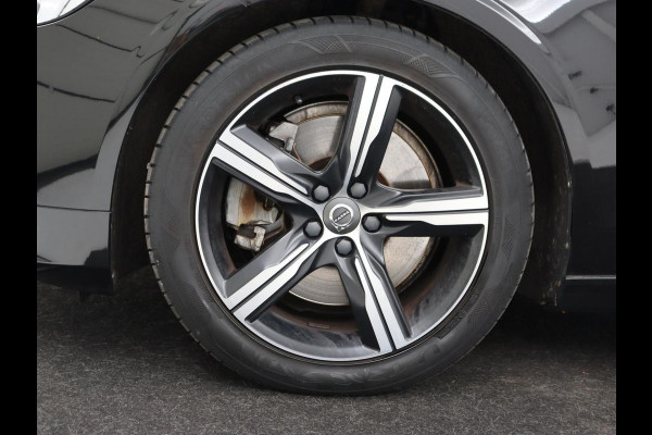 Volvo V90 2.0 T4 R-Design | Trekhaak | Leder/Alcantara | Stoelverwarming | Adaptive cruise | Camera | Carplay | Keyless | Side Assist | Navigatie | Climate control | Sportstoelen | Getint glas