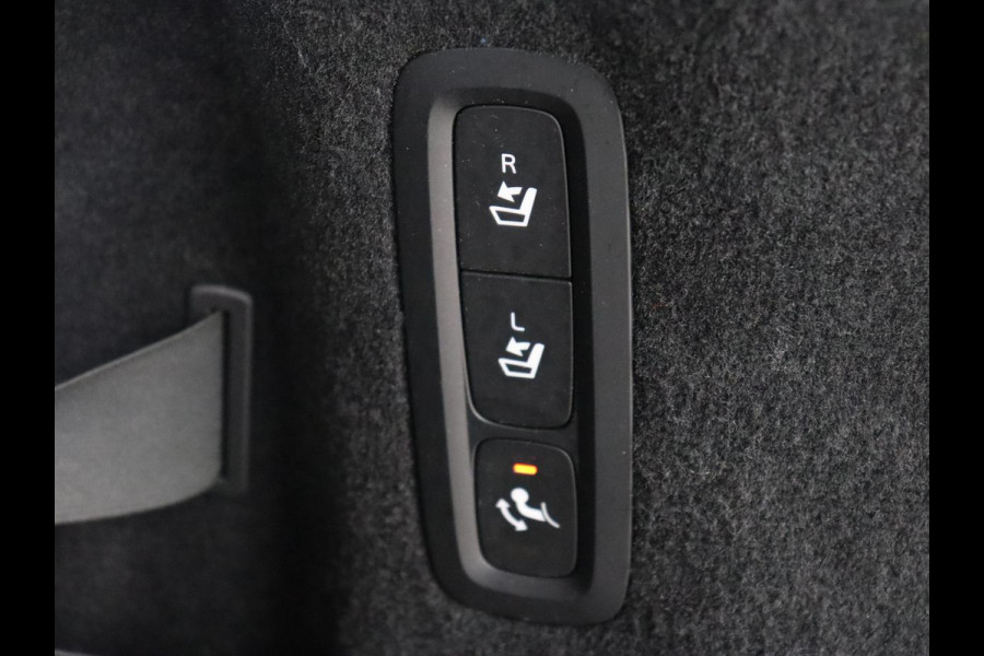 Volvo V90 2.0 T4 R-Design | Trekhaak | Leder/Alcantara | Stoelverwarming | Adaptive cruise | Camera | Carplay | Keyless | Side Assist | Navigatie | Climate control | Sportstoelen | Getint glas