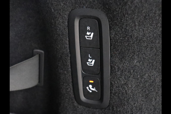 Volvo V90 2.0 T4 R-Design | Trekhaak | Leder/Alcantara | Stoelverwarming | Adaptive cruise | Camera | Carplay | Keyless | Side Assist | Navigatie | Climate control | Sportstoelen | Getint glas
