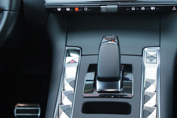 DS 7 1.6 PHEV 300PK 4x4 ETIOLE | PANORAMA SCHUIF/KANTEL DAK | NIGHT VISION | LEDEREN BEKLEDING "BLACK BASALT NAPPA LEDER" | STOEL/VOORRUIT VERWARMING | 19" LICHTMETALEN VELGEN | ALARM SYSTEEM | NAVIGATIE | DRAADLOZE APPLE CARPLAY/ANDROID AUTO | DRAADLOZE TELEFOONLADER | KEYLESS ENTRY/START | ELEKTRISCH BEDIENBARE VOORSTOELEN MET GEHEUGENFUNCTIE OP DE BESTUUDERSSTOEL | ELEKTRISCH BEDIENBARE ACHTERKLEP | DODEHOEK DETECTIE | ADAPTIVE CRUISE CONTROL | DAB+ RADIO | CAMERA VOOR + ACHTER |