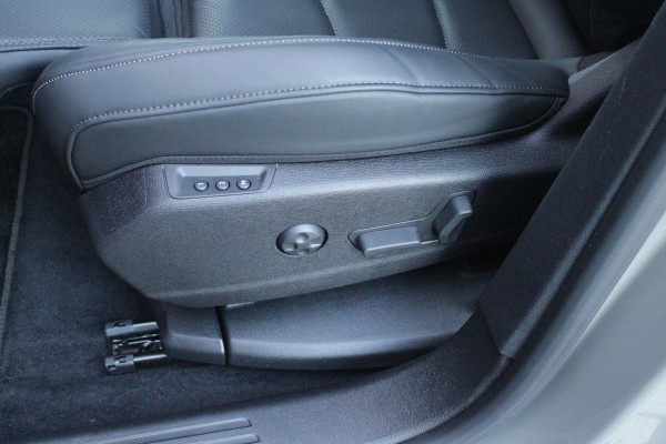 DS 7 1.6 PHEV 300PK 4x4 ETIOLE | PANORAMA SCHUIF/KANTEL DAK | NIGHT VISION | LEDEREN BEKLEDING "BLACK BASALT NAPPA LEDER" | STOEL/VOORRUIT VERWARMING | 19" LICHTMETALEN VELGEN | ALARM SYSTEEM | NAVIGATIE | DRAADLOZE APPLE CARPLAY/ANDROID AUTO | DRAADLOZE TELEFOONLADER | KEYLESS ENTRY/START | ELEKTRISCH BEDIENBARE VOORSTOELEN MET GEHEUGENFUNCTIE OP DE BESTUUDERSSTOEL | ELEKTRISCH BEDIENBARE ACHTERKLEP | DODEHOEK DETECTIE | ADAPTIVE CRUISE CONTROL | DAB+ RADIO | CAMERA VOOR + ACHTER |