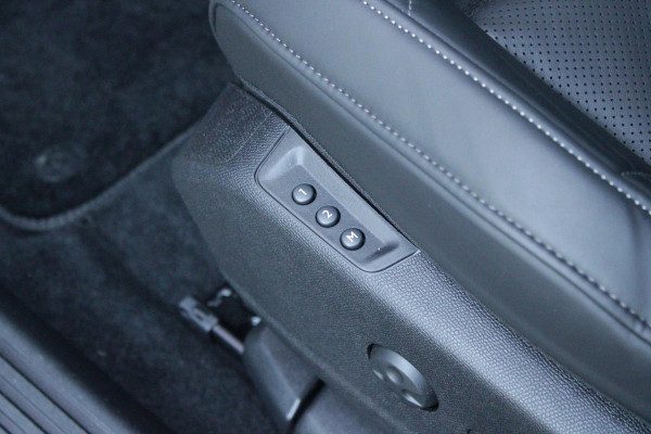 DS 7 1.6 PHEV 300PK 4x4 ETIOLE | PANORAMA SCHUIF/KANTEL DAK | NIGHT VISION | LEDEREN BEKLEDING "BLACK BASALT NAPPA LEDER" | STOEL/VOORRUIT VERWARMING | 19" LICHTMETALEN VELGEN | ALARM SYSTEEM | NAVIGATIE | DRAADLOZE APPLE CARPLAY/ANDROID AUTO | DRAADLOZE TELEFOONLADER | KEYLESS ENTRY/START | ELEKTRISCH BEDIENBARE VOORSTOELEN MET GEHEUGENFUNCTIE OP DE BESTUUDERSSTOEL | ELEKTRISCH BEDIENBARE ACHTERKLEP | DODEHOEK DETECTIE | ADAPTIVE CRUISE CONTROL | DAB+ RADIO | CAMERA VOOR + ACHTER |