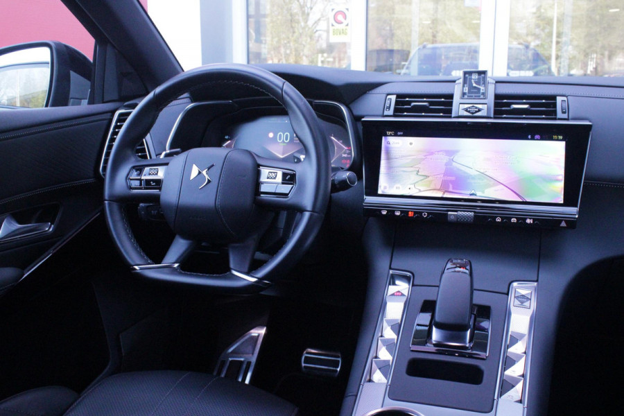 DS 7 1.6 PHEV 300PK 4x4 ETIOLE | PANORAMA SCHUIF/KANTEL DAK | NIGHT VISION | LEDEREN BEKLEDING "BLACK BASALT NAPPA LEDER" | STOEL/VOORRUIT VERWARMING | 19" LICHTMETALEN VELGEN | ALARM SYSTEEM | NAVIGATIE | DRAADLOZE APPLE CARPLAY/ANDROID AUTO | DRAADLOZE TELEFOONLADER | KEYLESS ENTRY/START | ELEKTRISCH BEDIENBARE VOORSTOELEN MET GEHEUGENFUNCTIE OP DE BESTUUDERSSTOEL | ELEKTRISCH BEDIENBARE ACHTERKLEP | DODEHOEK DETECTIE | ADAPTIVE CRUISE CONTROL | DAB+ RADIO | CAMERA VOOR + ACHTER |