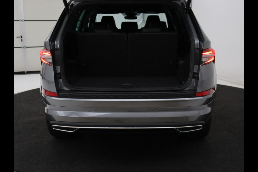 Škoda Kodiaq 1.5 TSI Sportline Business 7 Persoons | Stoelverwarming | Adaptive cruise | Alcantara | Matrix LED | Carplay | Keyless | Camera | Virtual Cockpit | Side Assist | Sfeerverlichting | Navigatie