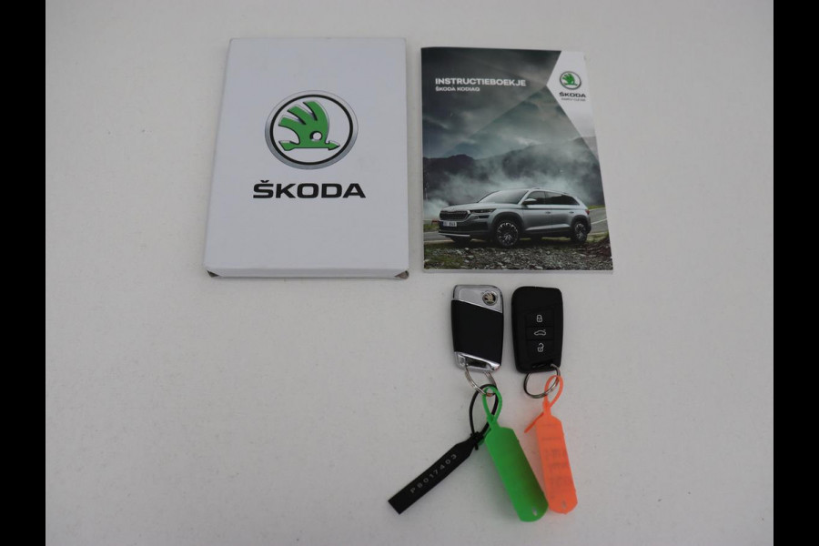 Škoda Kodiaq 1.5 TSI Sportline Business 7 Persoons | Stoelverwarming | Adaptive cruise | Alcantara | Matrix LED | Carplay | Keyless | Camera | Virtual Cockpit | Side Assist | Sfeerverlichting | Navigatie