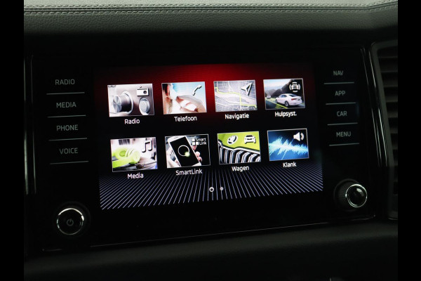 Škoda Kodiaq 1.5 TSI Sportline Business 7 Persoons | Stoelverwarming | Adaptive cruise | Alcantara | Matrix LED | Carplay | Keyless | Camera | Virtual Cockpit | Side Assist | Sfeerverlichting | Navigatie