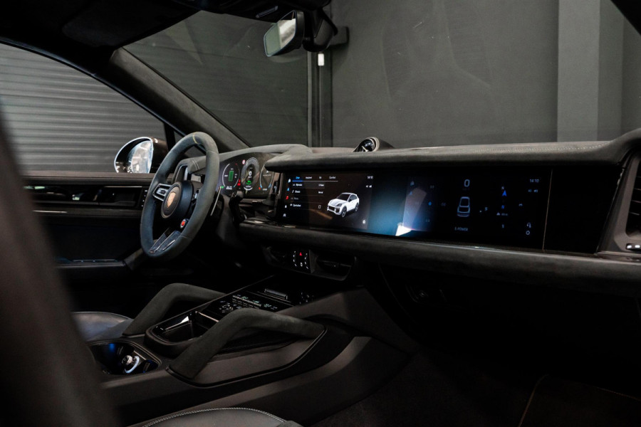 Porsche Cayenne Coupé 4.0 Turbo E-Hybrid GT *Keramisch / Vierwielbesturing / Passenger Display / Soft-Close / HUD / Race-Tex / Keyless / Surround-View*