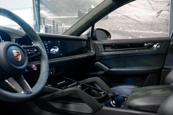 Porsche Cayenne Coupé 4.0 Turbo E-Hybrid GT *Keramisch / Vierwielbesturing / Passenger Display / Soft-Close / HUD / Race-Tex / Keyless / Surround-View*