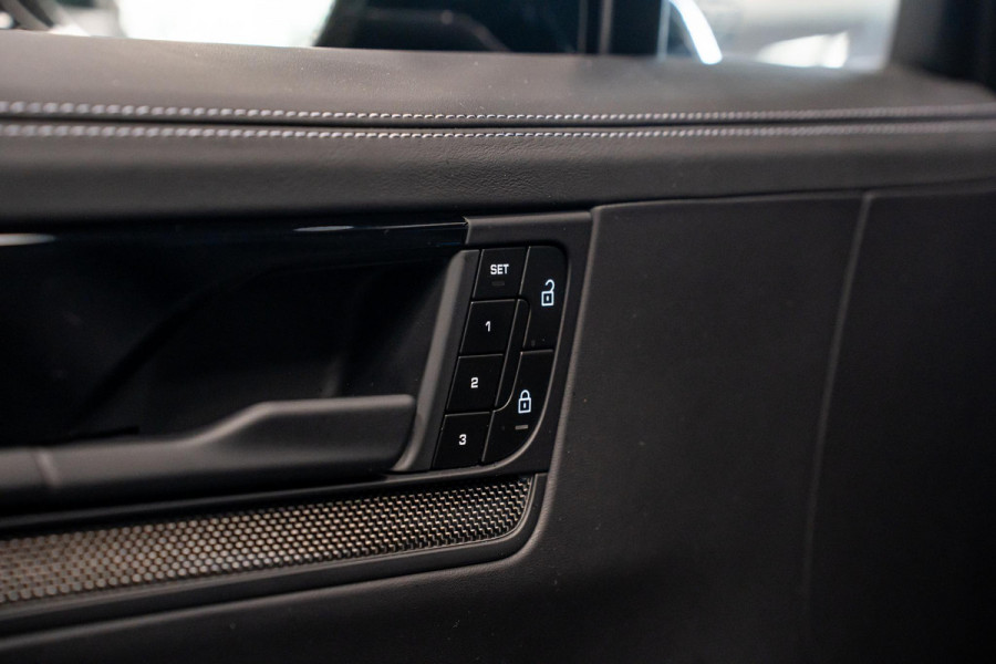 Porsche Cayenne Coupé 4.0 Turbo E-Hybrid GT *Keramisch / Vierwielbesturing / Passenger Display / Soft-Close / HUD / Race-Tex / Keyless / Surround-View*