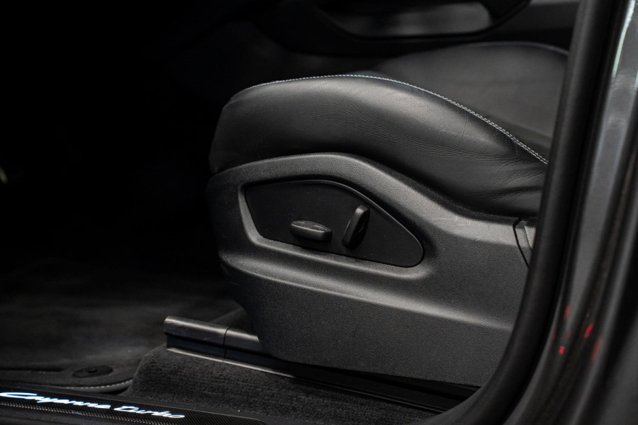 Porsche Cayenne Coupé 4.0 Turbo E-Hybrid GT *Keramisch / Vierwielbesturing / Passenger Display / Soft-Close / HUD / Race-Tex / Keyless / Surround-View*