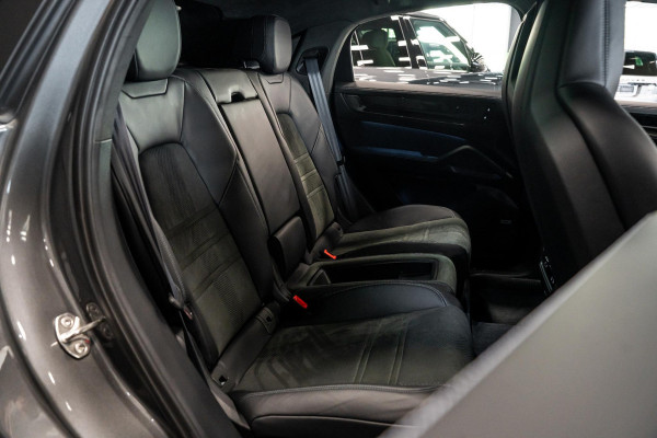 Porsche Cayenne Coupé 4.0 Turbo E-Hybrid GT *Keramisch / Vierwielbesturing / Passenger Display / Soft-Close / HUD / Race-Tex / Keyless / Surround-View*