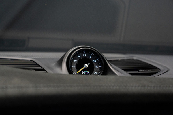 Porsche Cayenne Coupé 4.0 Turbo E-Hybrid GT *Keramisch / Vierwielbesturing / Passenger Display / Soft-Close / HUD / Race-Tex / Keyless / Surround-View*