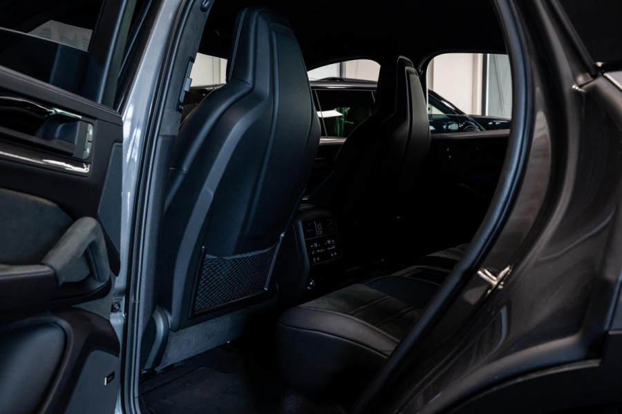 Porsche Cayenne Coupé 4.0 Turbo E-Hybrid GT *Keramisch / Vierwielbesturing / Passenger Display / Soft-Close / HUD / Race-Tex / Keyless / Surround-View*