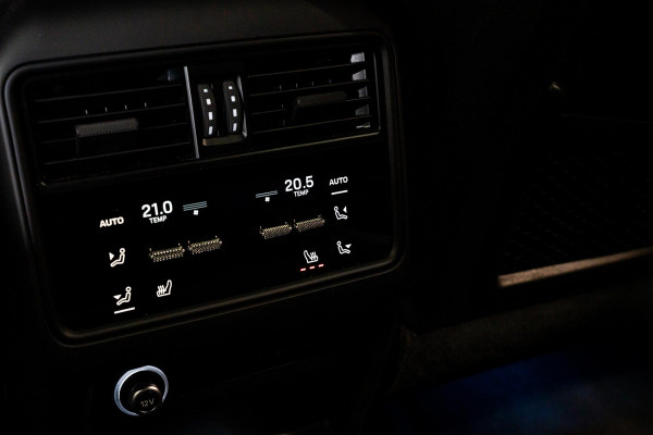 Porsche Cayenne Coupé 4.0 Turbo E-Hybrid GT *Keramisch / Vierwielbesturing / Passenger Display / Soft-Close / HUD / Race-Tex / Keyless / Surround-View*